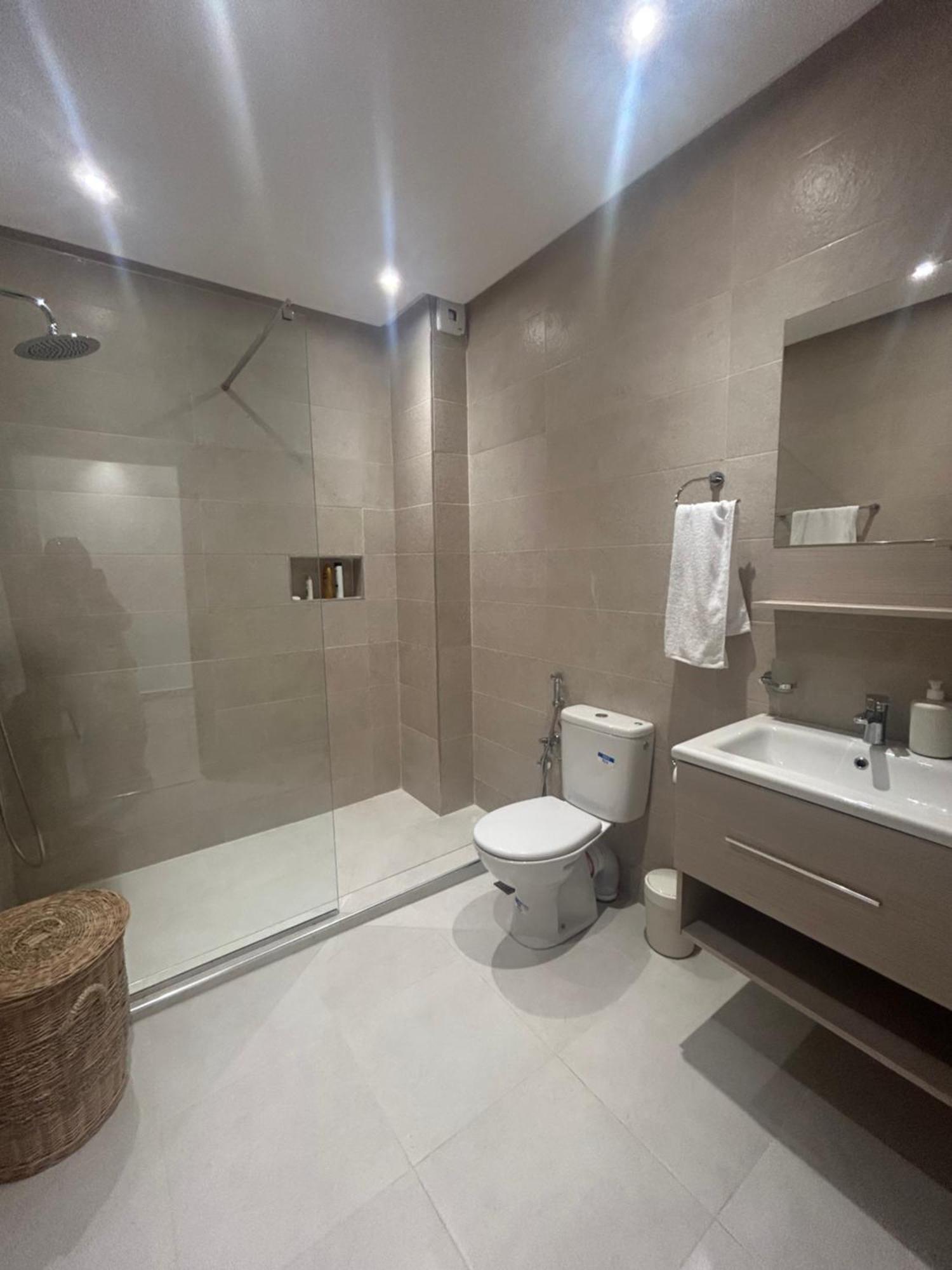 Appartement Haut Standing En Face De La Marina Et A 200M Du Port De Tanger - Appt 2 Exterior photo